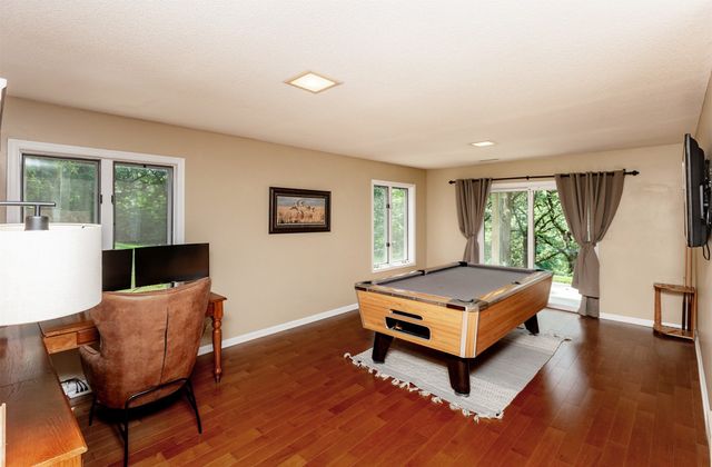 54398 276th Street, Kelley, IA 50134