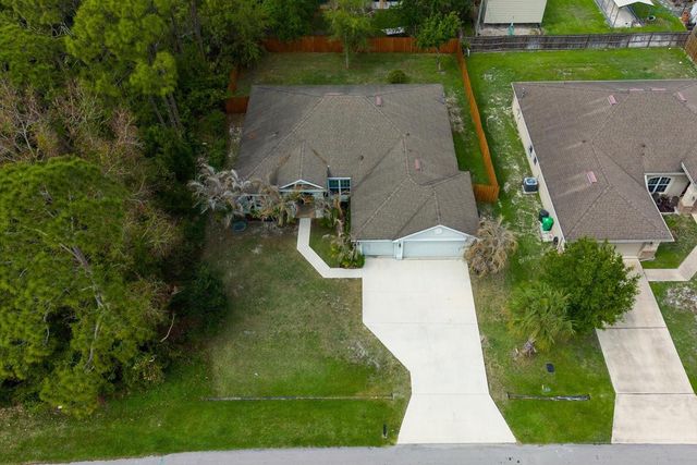 201 NE GREENBRIER AVENUE, Port St Lucie, FL 34983