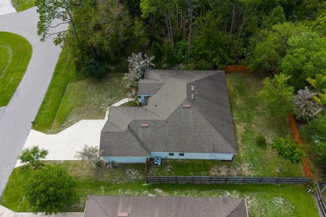 201 NE GREENBRIER AVENUE, Port St Lucie, FL 34983