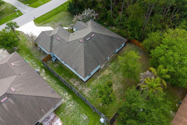 201 NE GREENBRIER AVENUE, Port St Lucie, FL 34983