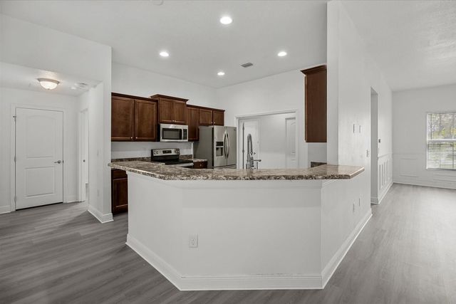 201 NE GREENBRIER AVENUE, Port St Lucie, FL 34983