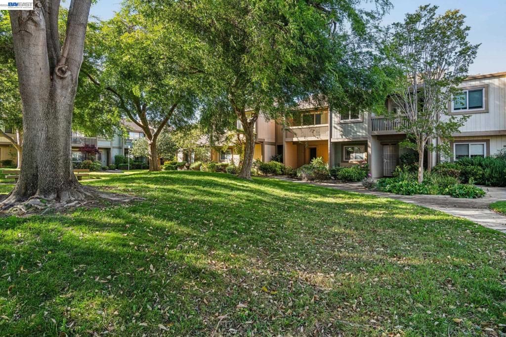 Image 1 of property listing at 3227 Santa Cruz Ln, Alameda, CA 94502