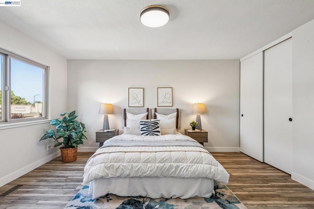Image 17 of property listing at 3227 Santa Cruz Ln, Alameda, CA 94502