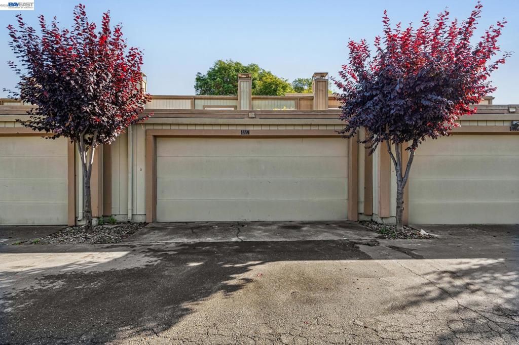 Image 31 of property listing at 3227 Santa Cruz Ln, Alameda, CA 94502