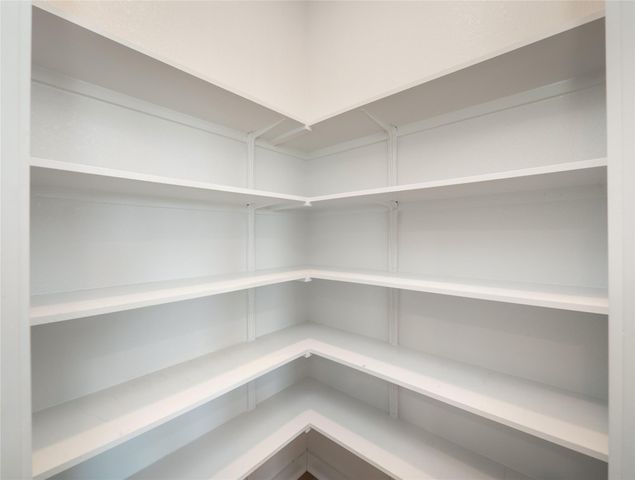 417 Ravens Crest DR, Hutto, TX 78634