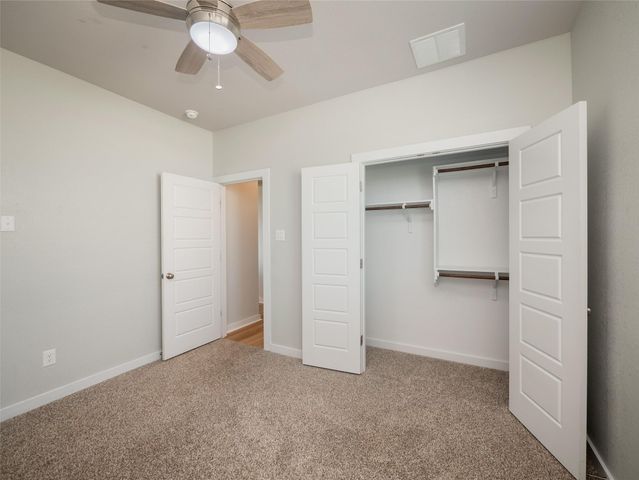 417 Ravens Crest DR, Hutto, TX 78634