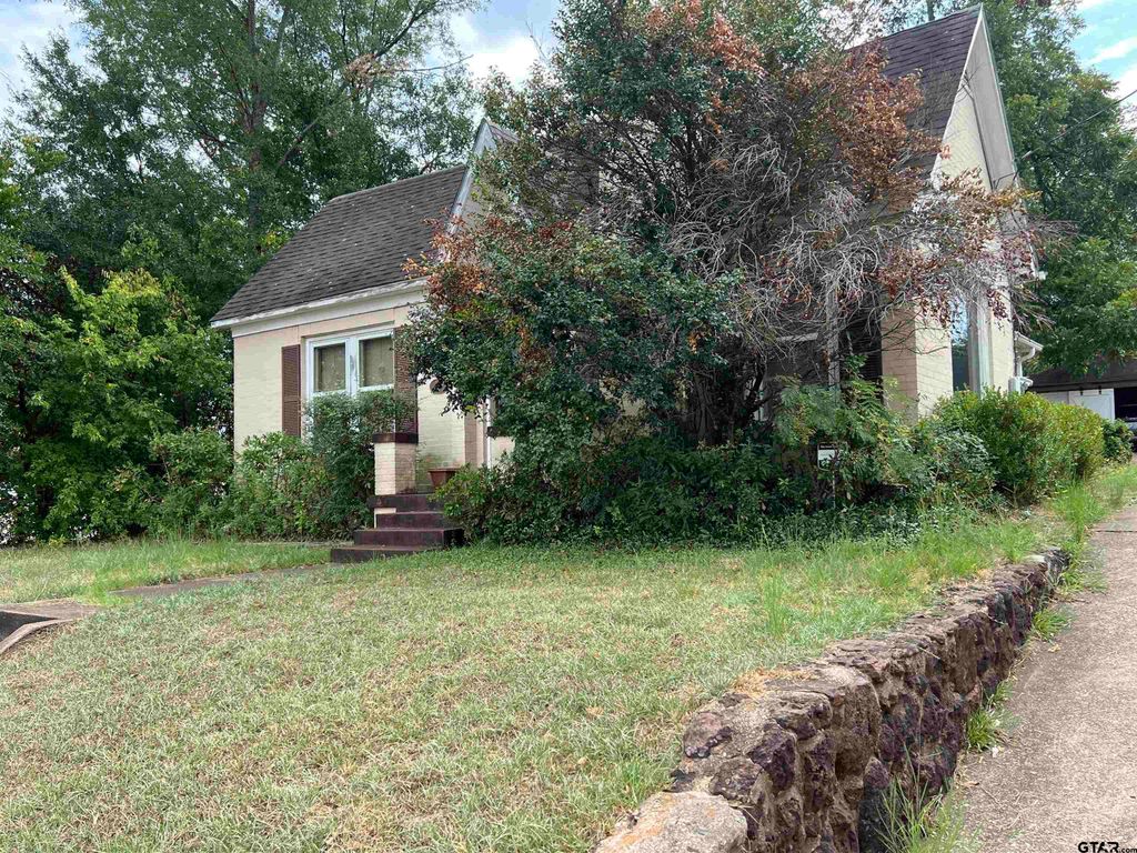 601 E Houston St., Tyler, TX 75702