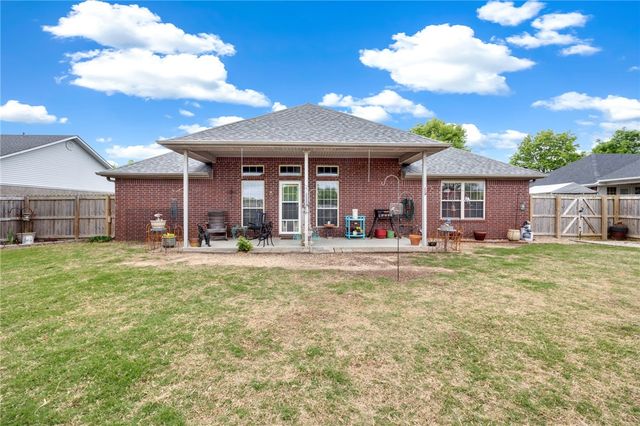 612 Westwood Avenue, Prairie Grove, AR 72753