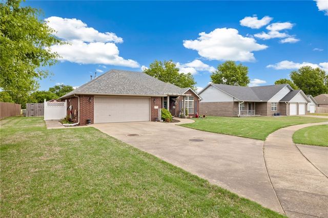 612 Westwood Avenue, Prairie Grove, AR 72753