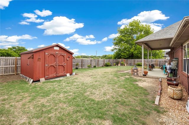 612 Westwood Avenue, Prairie Grove, AR 72753