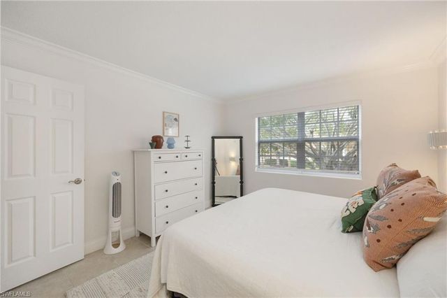 72 7th ST S 206, Naples, FL 34102