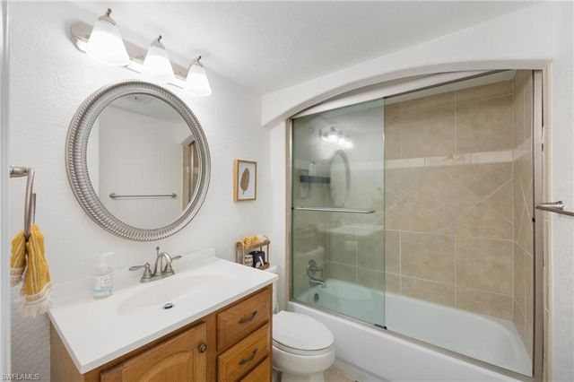 72 7th ST S 206, Naples, FL 34102