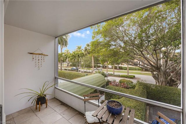 72 7th ST S 206, Naples, FL 34102
