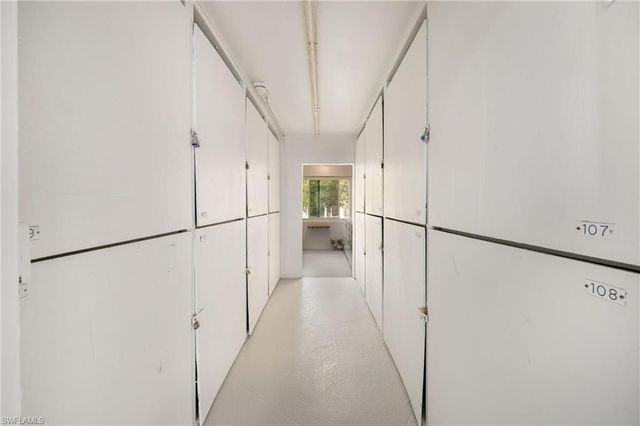 72 7th ST S 206, Naples, FL 34102