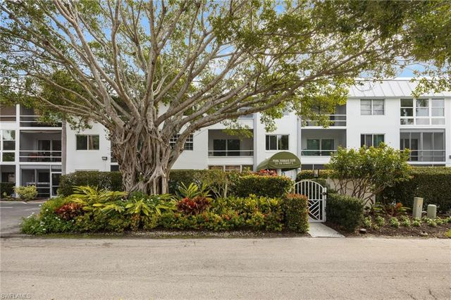 72 7th ST S 206, Naples, FL 34102