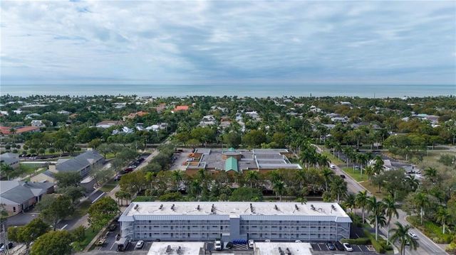 72 7th ST S 206, Naples, FL 34102