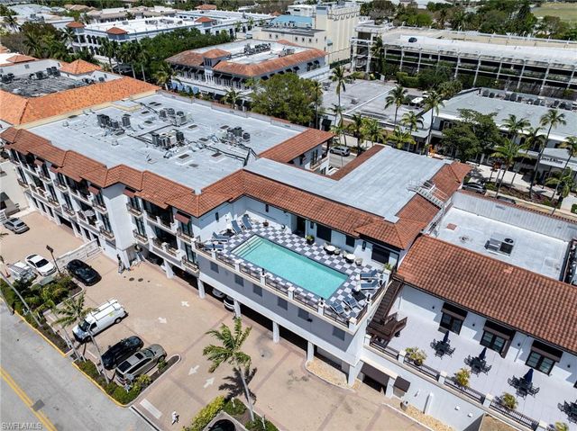 72 7th ST S 206, Naples, FL 34102