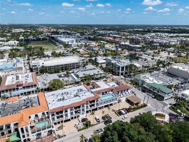 72 7th ST S 206, Naples, FL 34102