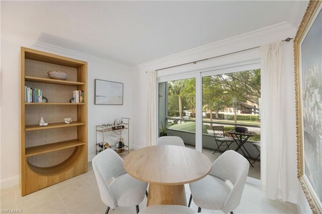 72 7th ST S 206, Naples, FL 34102