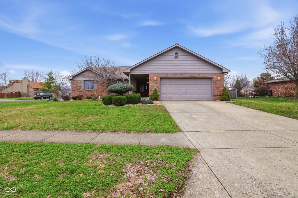 242 Pinnacle Lane, Plainfield, IN 46168