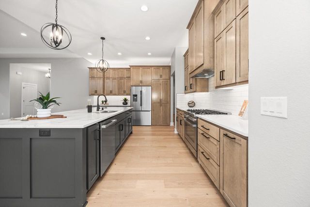 N66W21193 Sweet Clover DRIVE, Menomonee Falls, WI 53051