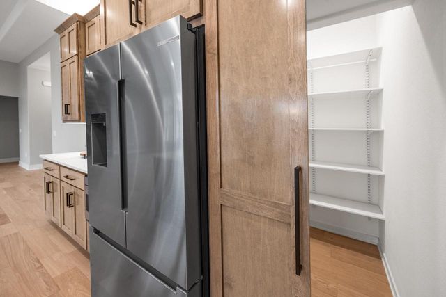 N66W21193 Sweet Clover DRIVE, Menomonee Falls, WI 53051