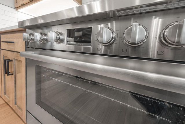 N66W21193 Sweet Clover DRIVE, Menomonee Falls, WI 53051