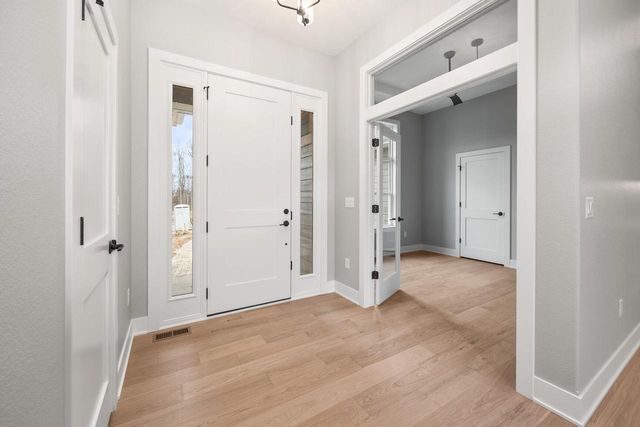 N66W21193 Sweet Clover DRIVE, Menomonee Falls, WI 53051