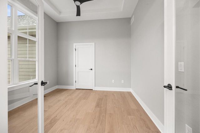 N66W21193 Sweet Clover DRIVE, Menomonee Falls, WI 53051