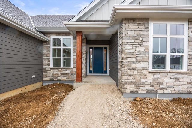 N66W21193 Sweet Clover DRIVE, Menomonee Falls, WI 53051