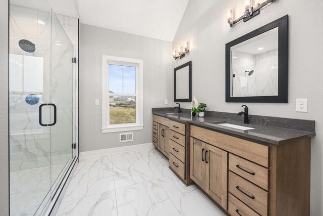 N66W21193 Sweet Clover DRIVE, Menomonee Falls, WI 53051