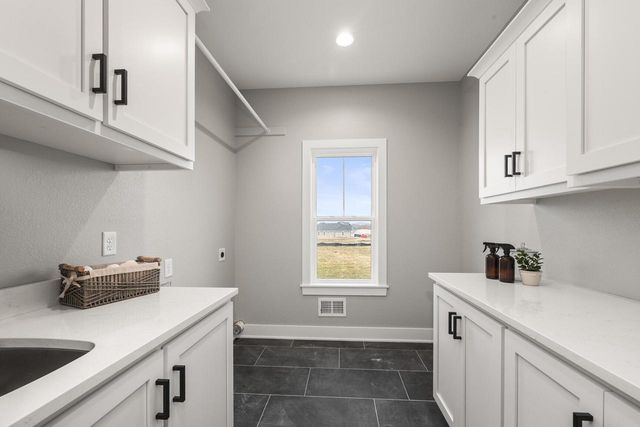 N66W21193 Sweet Clover DRIVE, Menomonee Falls, WI 53051