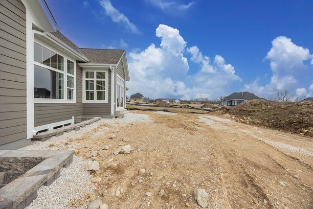 N66W21193 Sweet Clover DRIVE, Menomonee Falls, WI 53051