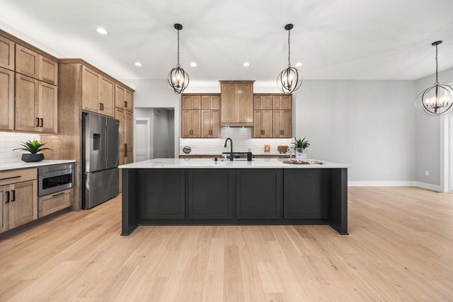 N66W21193 Sweet Clover DRIVE, Menomonee Falls, WI 53051