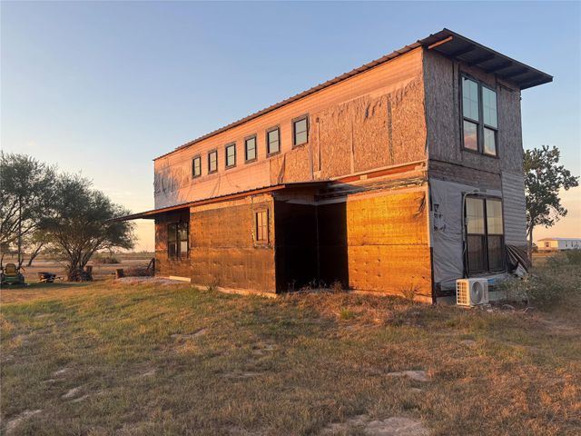 7182 Mieth Rd S, Sealy, TX 77474