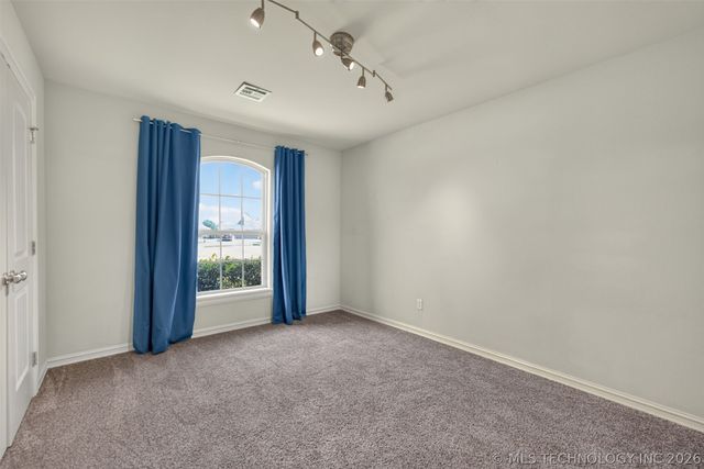 424 W 127th Street S, Jenks, OK 74037