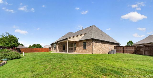 424 W 127th Street S, Jenks, OK 74037