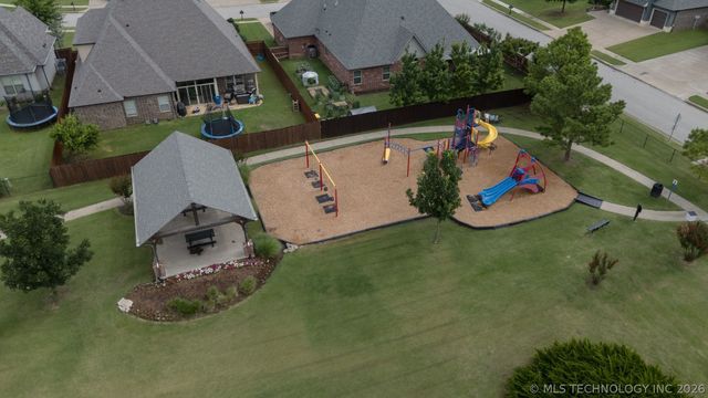 424 W 127th Street S, Jenks, OK 74037
