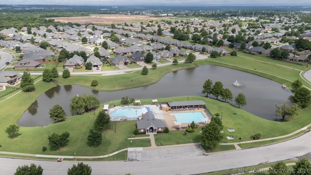 424 W 127th Street S, Jenks, OK 74037