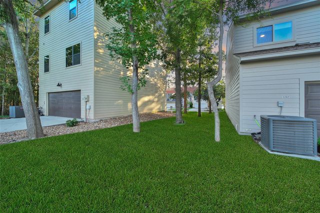 3150 Poe Drive, Montgomery, TX 77356