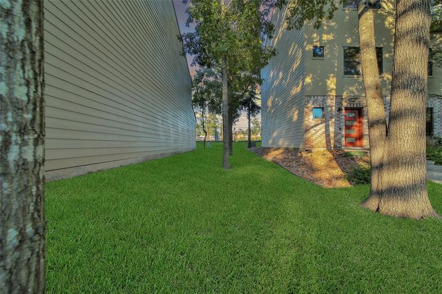3150 Poe Drive, Montgomery, TX 77356