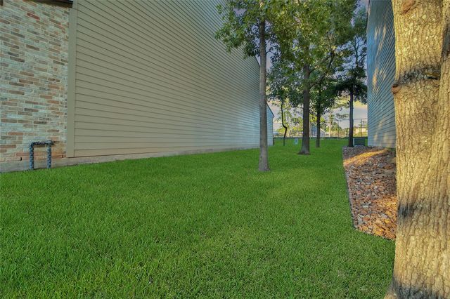 3150 Poe Drive, Montgomery, TX 77356
