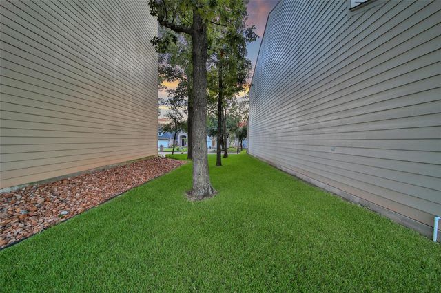 3150 Poe Drive, Montgomery, TX 77356