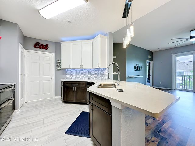 785 OAKLEAF PLANTATION Parkway 1323, Orange Park, FL 32065