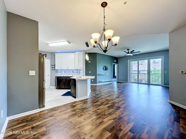 785 OAKLEAF PLANTATION Parkway 1323, Orange Park, FL 32065