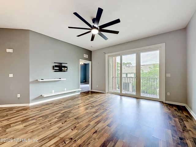 785 OAKLEAF PLANTATION Parkway 1323, Orange Park, FL 32065