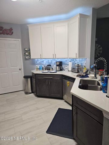 785 OAKLEAF PLANTATION Parkway 1323, Orange Park, FL 32065