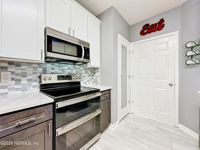 785 OAKLEAF PLANTATION Parkway 1323, Orange Park, FL 32065