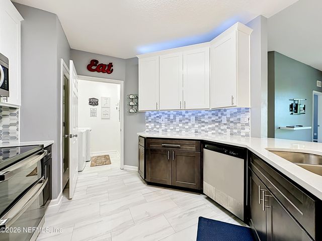 785 OAKLEAF PLANTATION Parkway 1323, Orange Park, FL 32065