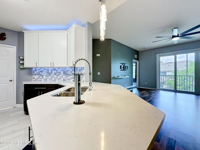 785 OAKLEAF PLANTATION Parkway 1323, Orange Park, FL 32065